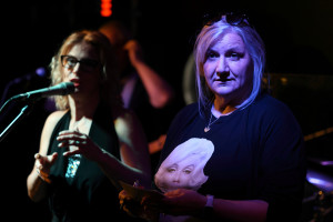 zpěvačka a autorka