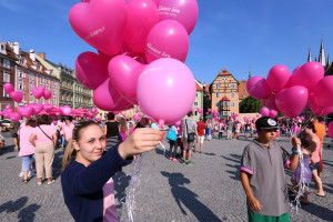 2. AVON POCHOD PROTI RAKOVINĚ PRSU V CHEBU