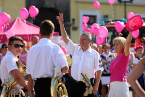 2. AVON POCHOD PROTI RAKOVINĚ PRSU V CHEBU