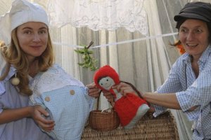 O ČERVENÉ KARKULCE – Divadlo Pruhované panenky  - Pohádka v Krajince